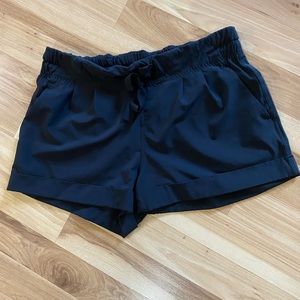 Size 6 Lululemon Short